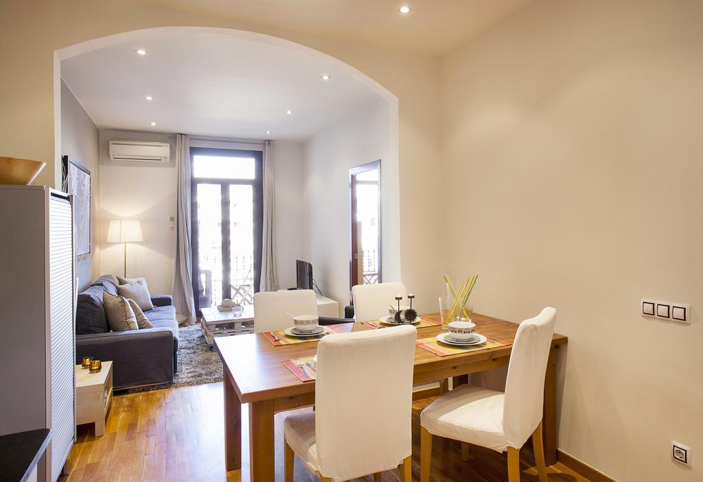 Apartments Barcelona & Home Deco Viladomat المظهر الخارجي الصورة