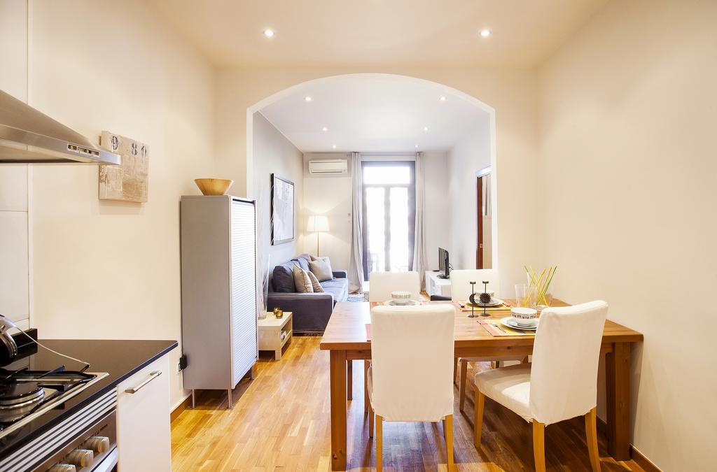 Apartments Barcelona & Home Deco Viladomat المظهر الخارجي الصورة