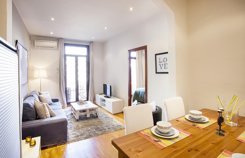 Apartments Barcelona & Home Deco Viladomat المظهر الخارجي الصورة